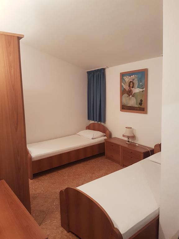 Andela * Budva